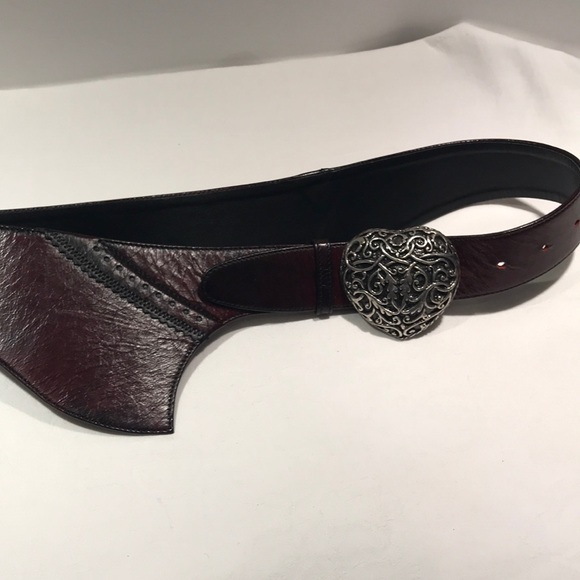 Beautiful Leather belt with heart buckle - Picture 2 of 12